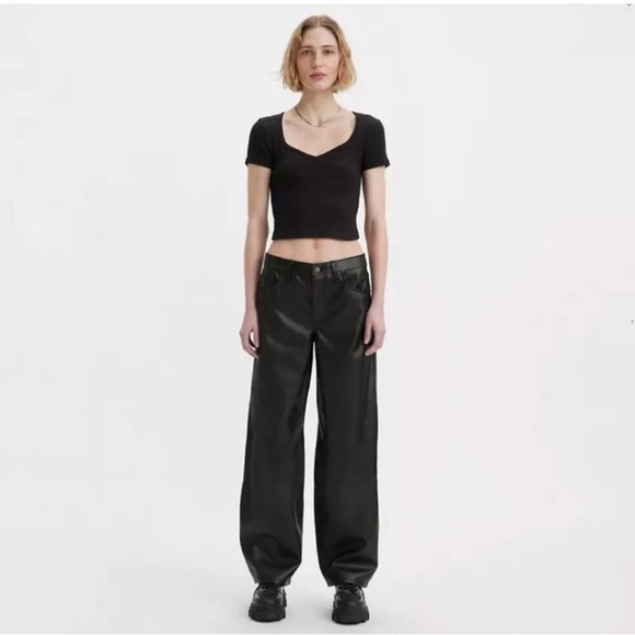 NWT Levi’s Baggy Dad Faux Leather Pants Wide Leg Black Mid Rise 26 - Picture 12 of 13
